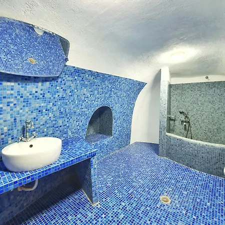 Navita Cave Apartment *