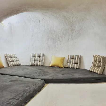 Navita Cave Apartment *